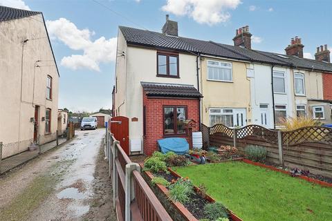 3 bedroom end of terrace house for sale, Beccles Road, Oulton Broad