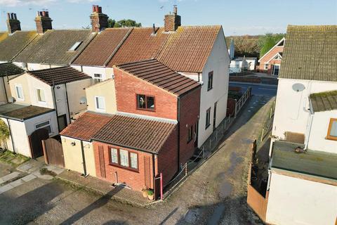 3 bedroom end of terrace house for sale, Beccles Road, Oulton Broad