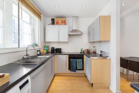 3 bedroom flat to rent, Shepherds Bush Road Hammersmith W6