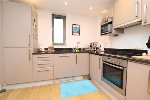 1 bedroom apartment to rent, Bermondsey Street, London, SE1