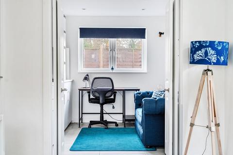 Orchard Lodge, 2b Newcourt Road, Topsham, Exeter, EX3 0BT