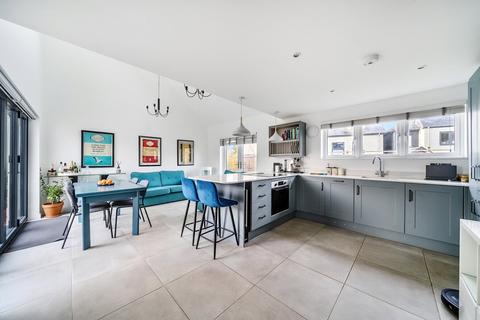 Orchard Lodge, 2b Newcourt Road, Topsham, Exeter, EX3 0BT