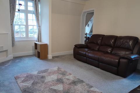 2 bedroom flat to rent, Hamilton Gardens, Felixstowe