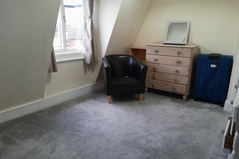 2 bedroom flat to rent, Hamilton Gardens, Felixstowe