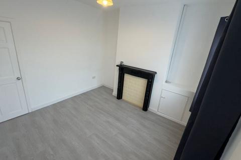 2 bedroom end of terrace house to rent, Cross Street, Rotherham, S63 9HR