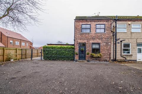 2 bedroom end of terrace house for sale, Ferry Lane, Wakefield WF3