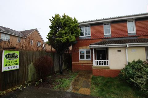 2 bedroom semi-detached house to rent, Abbotts Close, Northants, Kettering, NN15