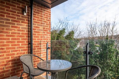 1 bedroom flat for sale, 1 Marketfield Way, Redhill