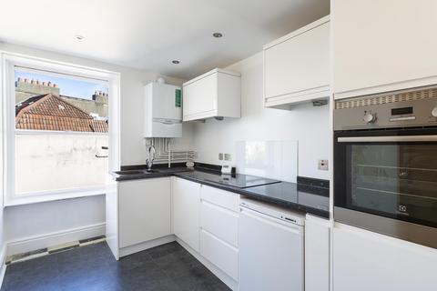 2 bedroom flat to rent, Flat  (Second Floor), Richmond Terrace, BS8