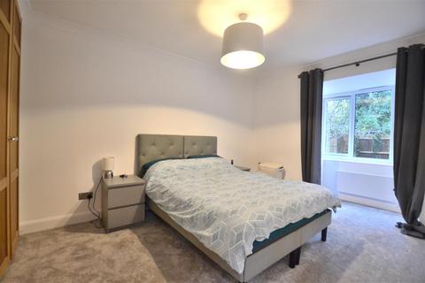 2 bedroom apartment for sale, Old Cove Road, Fleet GU51