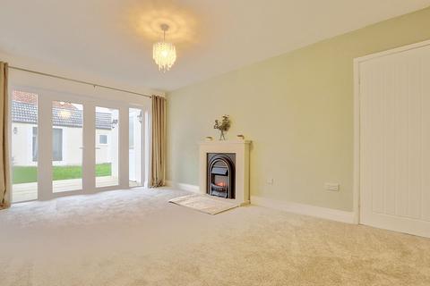 4 bedroom semi-detached bungalow for sale, Norfolk Crescent, Middlesbrough, TS3