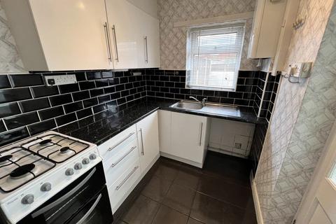 2 bedroom terraced house to rent, Longacre, Castleford, WF10