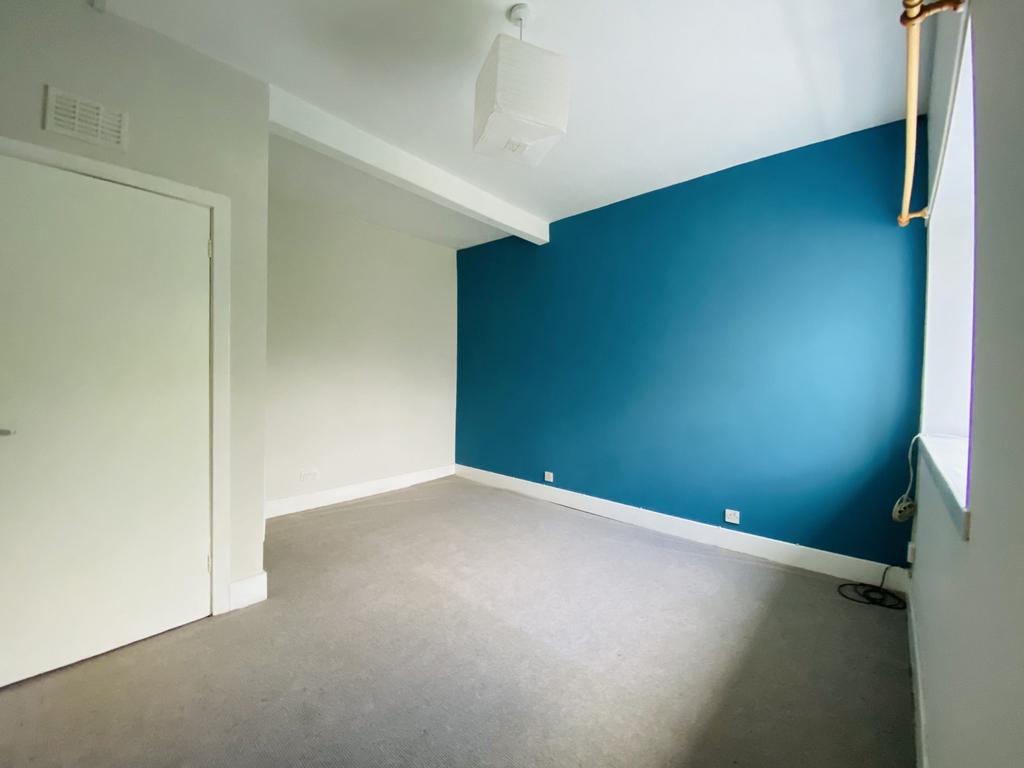 122 A Loreburn Street, Dumfries, DG1 1 HW - Braidwoo