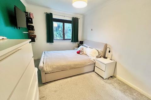 1 bedroom flat to rent, Fair Oak Road, Hampshire SO50