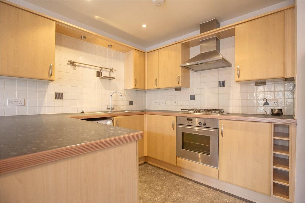 Linden Grange, Claremont Avenue 2 Bed Apartment For Sale - £340,000