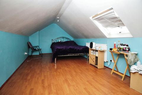 1 bedroom in a house share to rent, Sugden Way, Barking, Essex