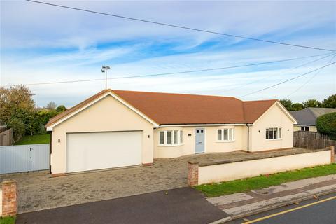 4 bedroom bungalow for sale, Garden Walk, Royston, Hertfordshire, SG8