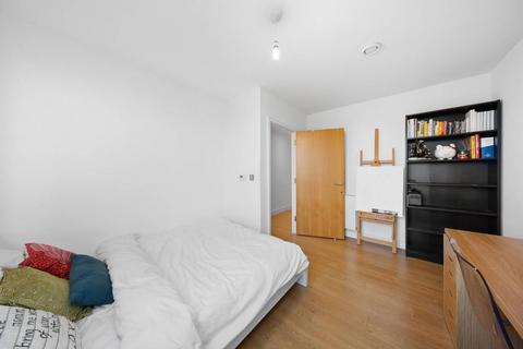 2 bedroom flat to rent, Dower Court, Bermondsey, London, SE16