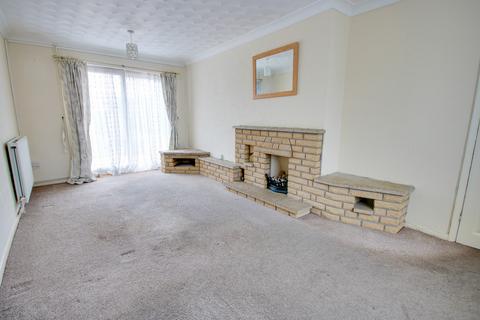 3 bedroom terraced house for sale, THORNHILL! NO FORWARD CHAIN! GENEROUS GARDEN!