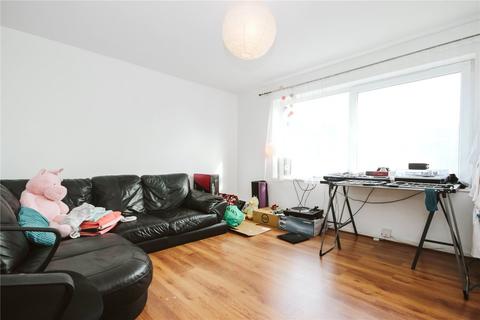 3 bedroom end of terrace house to rent, Hayes Close, Bristol BS2