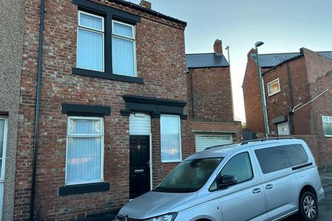 5 bedroom end of terrace house for sale, Alice Street, South Shields