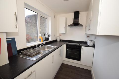 5 bedroom end of terrace house for sale, Alice Street, South Shields