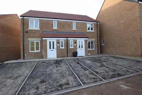 3 bedroom terraced house to rent, Senior Drive, Cayton