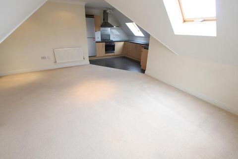 2 bedroom apartment to rent, The Villas, Woking GU21