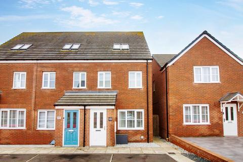 3 bedroom end of terrace house for sale, Drake Avenue, Blyth