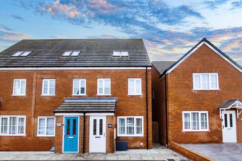 3 bedroom end of terrace house for sale, Drake Avenue, Blyth