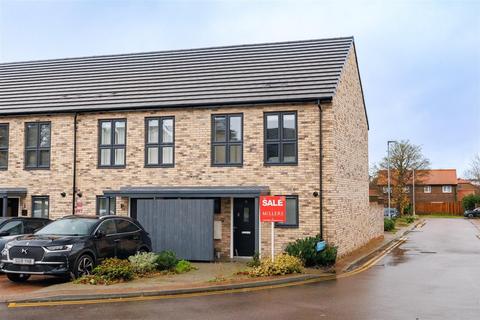 71 Chiron Square, Harlow, CM18 7FS