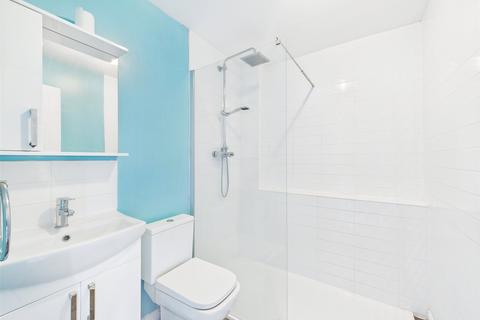 36 Bishops Castle Way, Gloucester, GL1 4DP