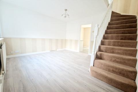 2 bedroom terraced house to rent, Fitzgerald Close, Prestwich, M25