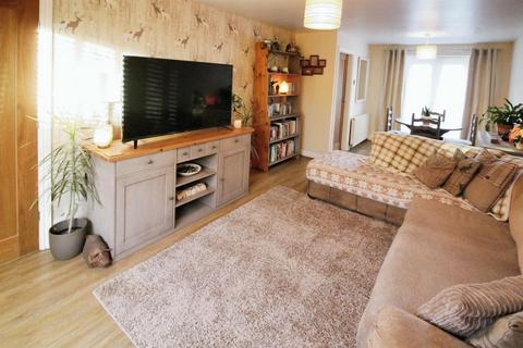 3 bedroom semi-detached house for sale, Rose Avenue, Leeds LS25