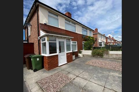 3 bedroom house to rent, Balmoral Drive, Southport PR9