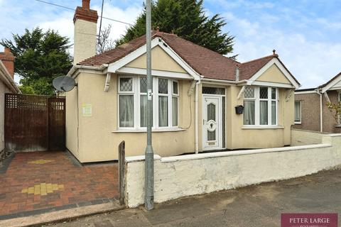 2 bedroom detached bungalow for sale, 12 Hadley Crescent, Rhyl, LL18 4AU