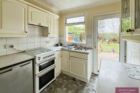 2 bedroom detached bungalow for sale, 12 Hadley Crescent, Rhyl, LL18 4AU