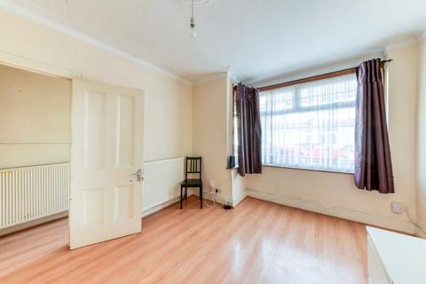 3 bedroom end of terrace house for sale, Penshurst Road, Thornton Heath, CR7