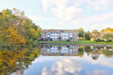 2 bedroom flat for sale, Lakeside Avenue, Rownhams, Hampshire