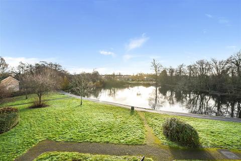 2 bedroom flat for sale, Lakeside Avenue, Rownhams, Hampshire