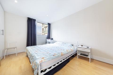 1 bedroom apartment to rent, Millharbour, London E14