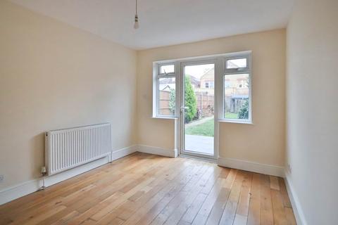 3 bedroom terraced house to rent, Cavendish Road, New Malden