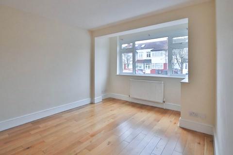 3 bedroom terraced house to rent, Cavendish Road, New Malden