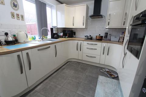 38 The Breeze, Brierley Hill, DY5 3AG