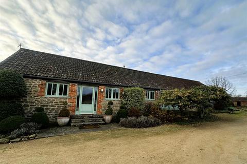 3 bedroom barn conversion to rent, Spirthill, Calne