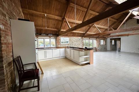 3 bedroom barn conversion to rent, Spirthill, Calne