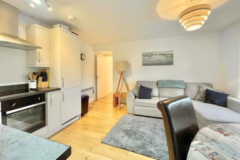 2 bedroom flat for sale, Christchurch Road, Bournemouth, BH1