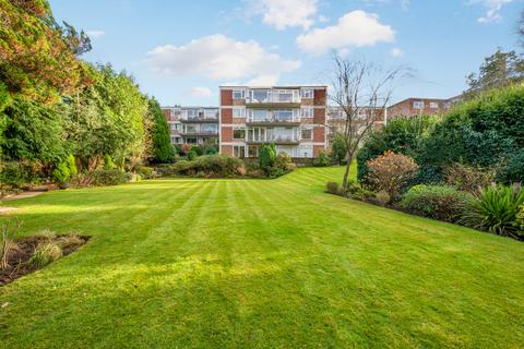 3 bedroom apartment for sale, Chaseley Court, Weybridge, KT13