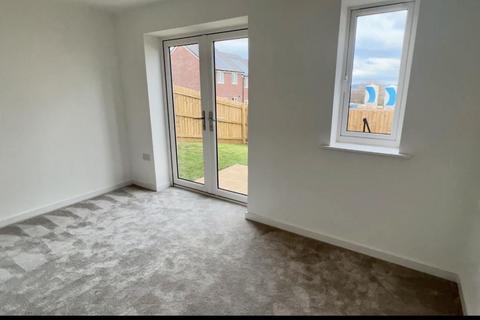 2 bedroom semi-detached house to rent, Castle Park Way