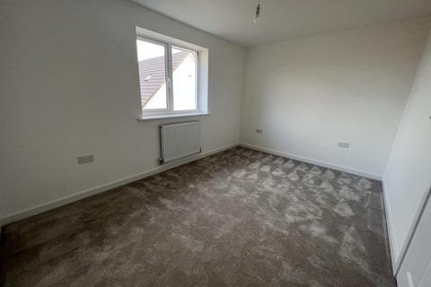 2 bedroom semi-detached house to rent, Castle Park Way